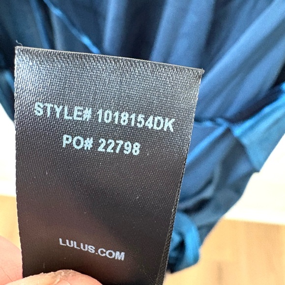 Lulus Blue Satin Wrap Midi Dress NWT Size M - Picture 9 of 10